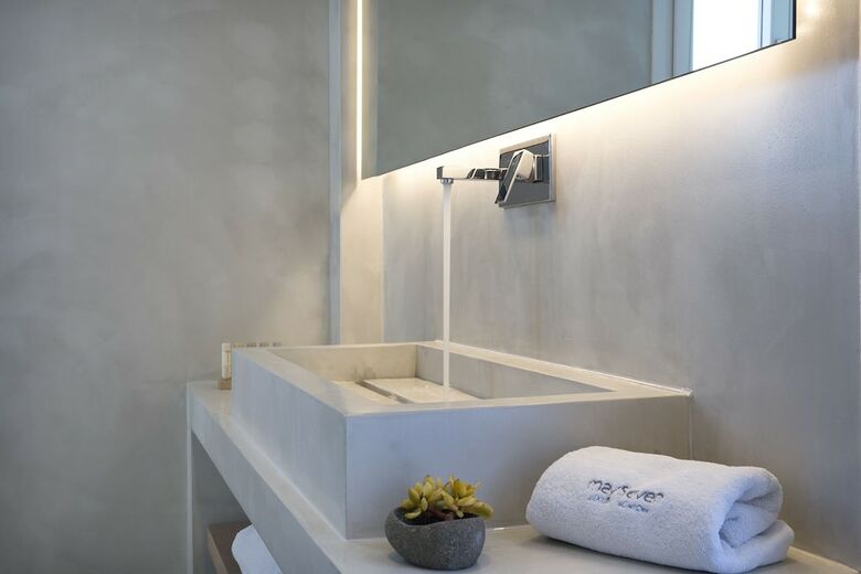 Hotel May Seven Suites - Adults Only
