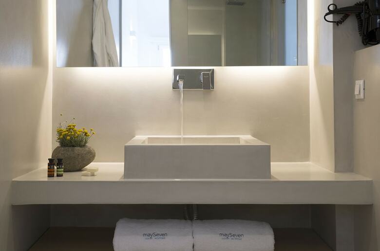 Hotel May Seven Suites - Adults Only