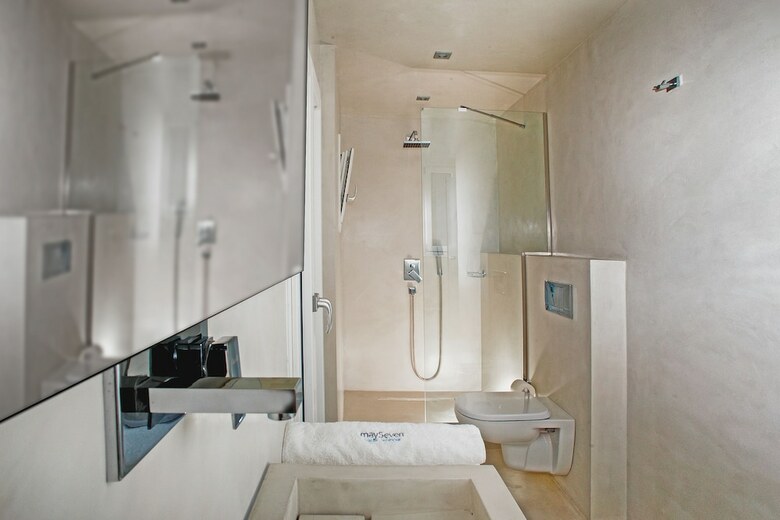 Hotel May Seven Suites - Adults Only
