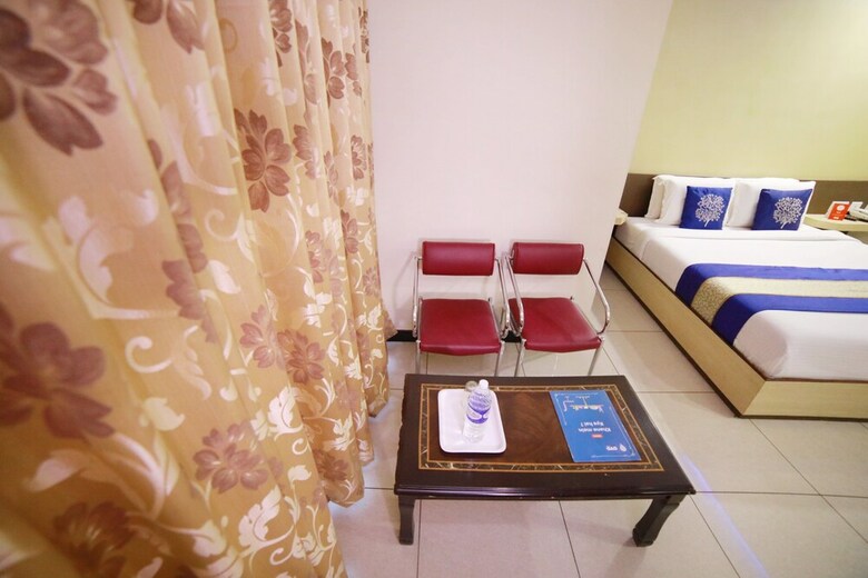 Hotel Oyo 8588 Rainbow Inn