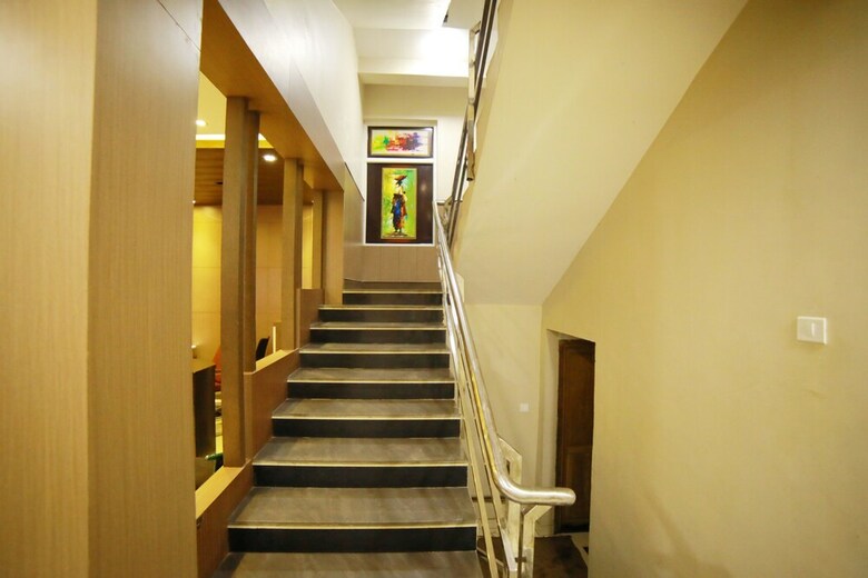 Hotel Oyo 8588 Rainbow Inn