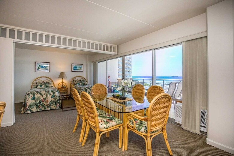 Ala Moana Condo 1777-4 By Redawning