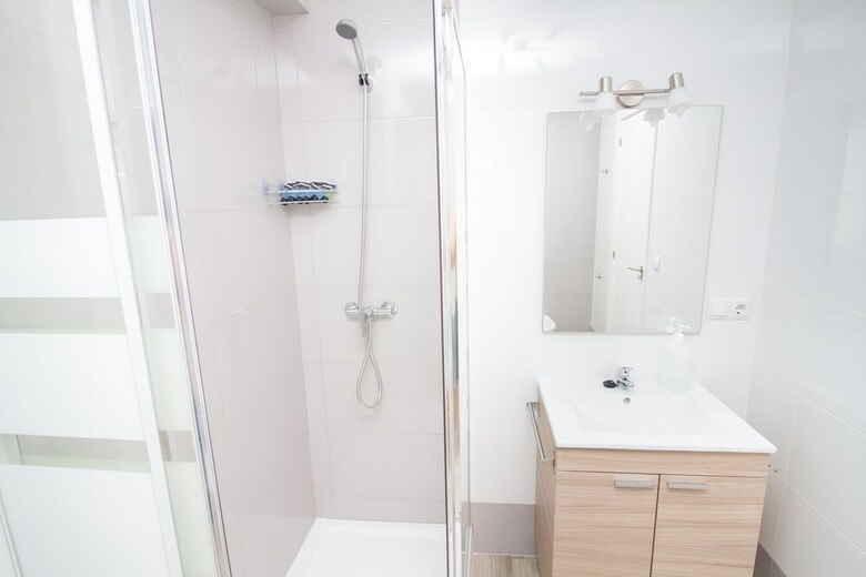 Modish 3 Bedroom Apartment In Malaga By La Recepci�n