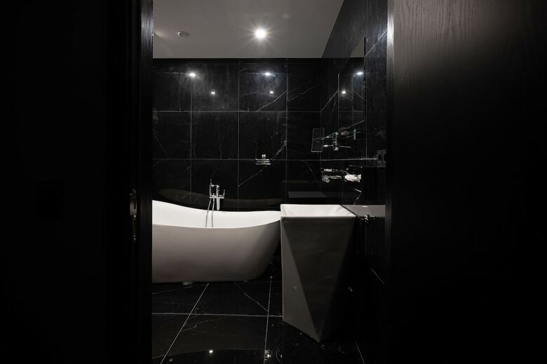 Hotel Black