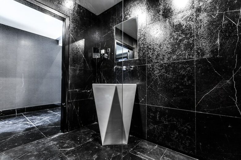 Hotel Black