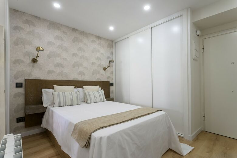 Apartamentos Dobo Homes Relatores III