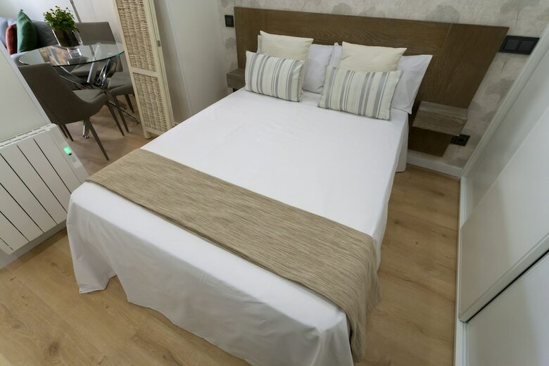 Apartamentos Dobo Homes Relatores III