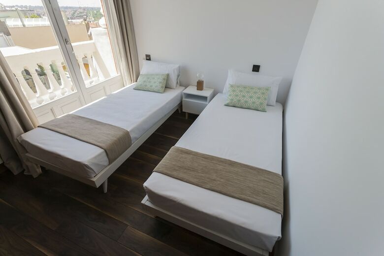 Dobo Homes Gran Via Lv Apartment