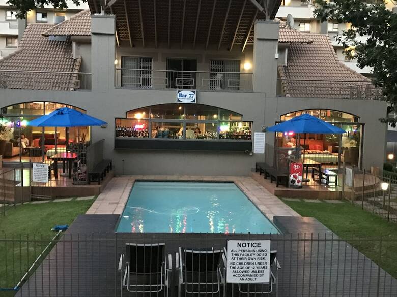 77 Grayston Apartment