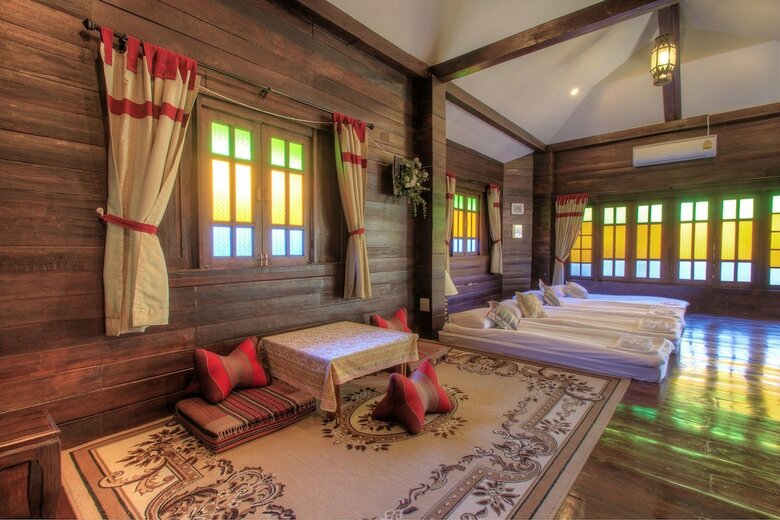 Baankeaw Huenkwan Boutique Hotel