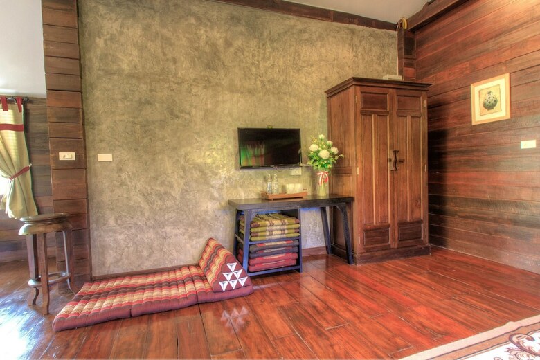 Baankeaw Huenkwan Boutique Hotel