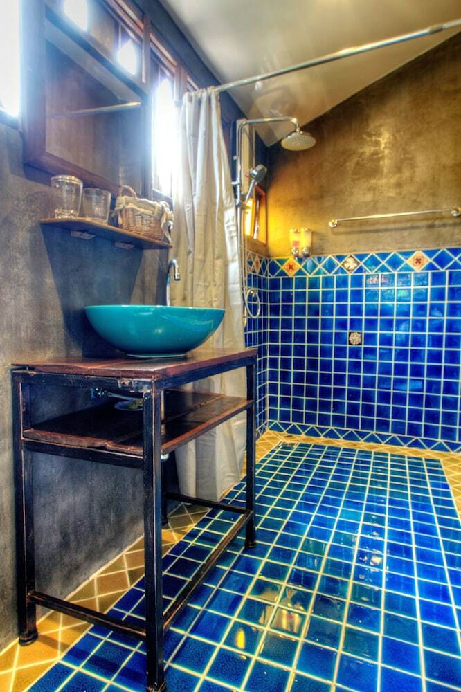 Baankeaw Huenkwan Boutique Hotel