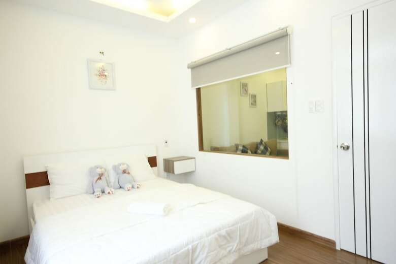 Smiley Apartment 7