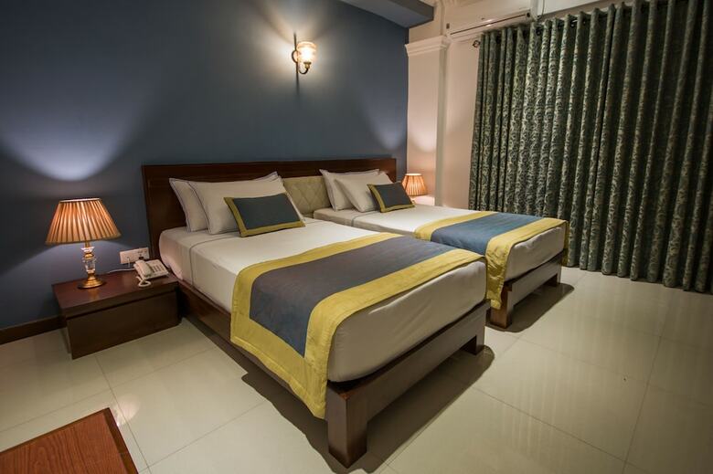 Ceyloni City Hotel