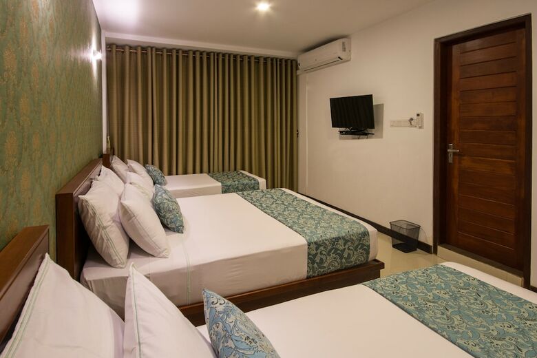 Ceyloni City Hotel