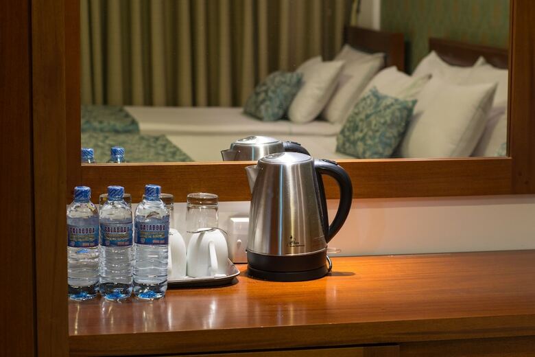Ceyloni City Hotel
