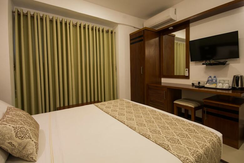 Ceyloni City Hotel