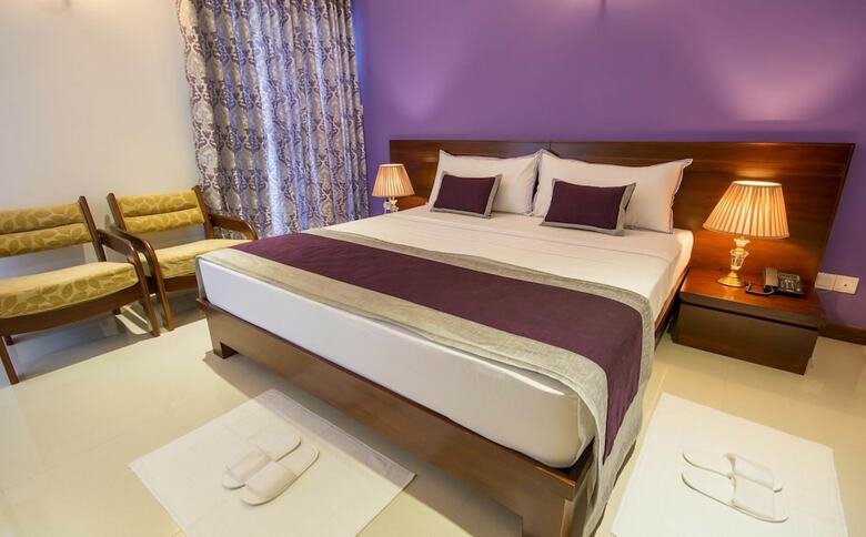 Ceyloni City Hotel