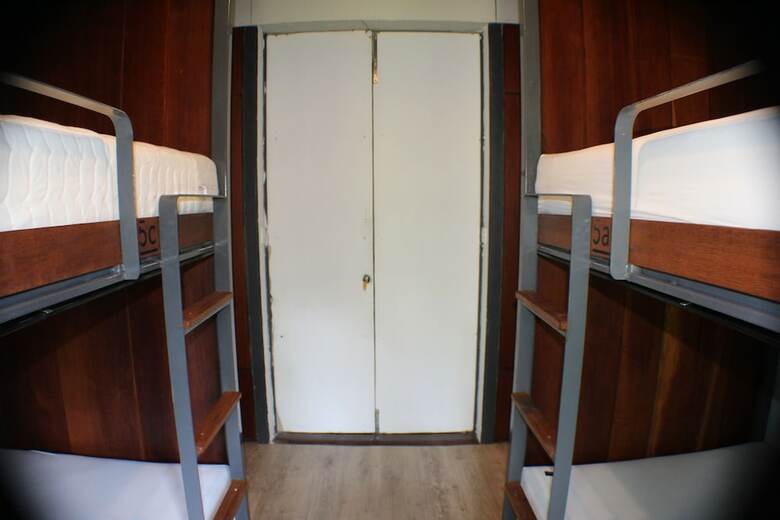 Hostal Kakatua Hostel