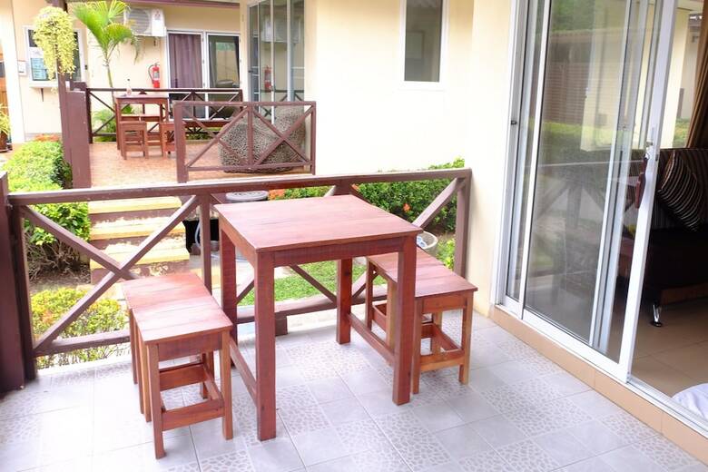Hotel Fah Talay Resort
