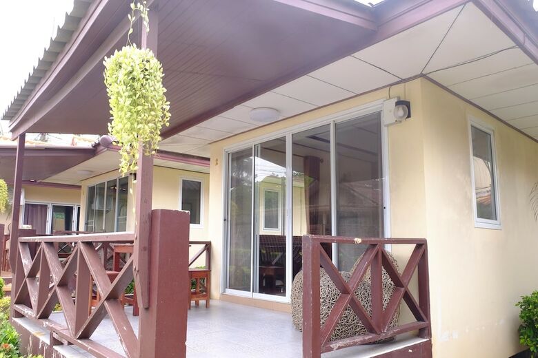 Hotel Fah Talay Resort
