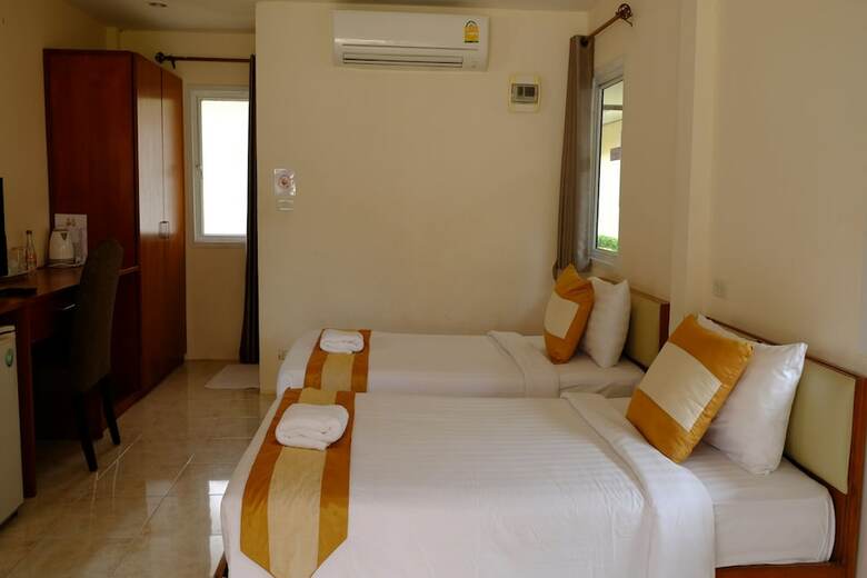 Hotel Fah Talay Resort