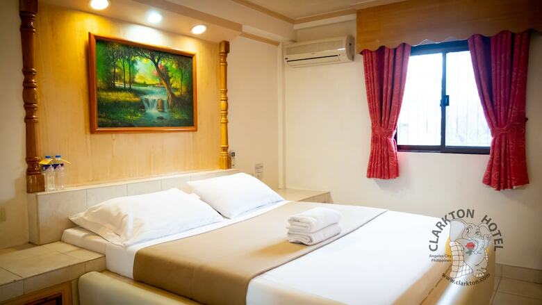 Clarkton Hotel