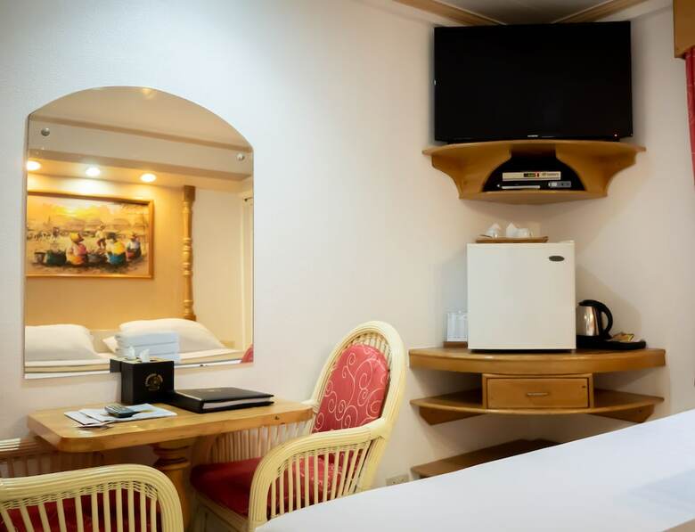 Clarkton Hotel