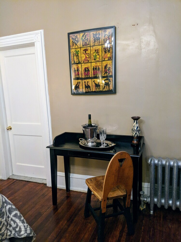 Posada Chelsea Pub & Inn