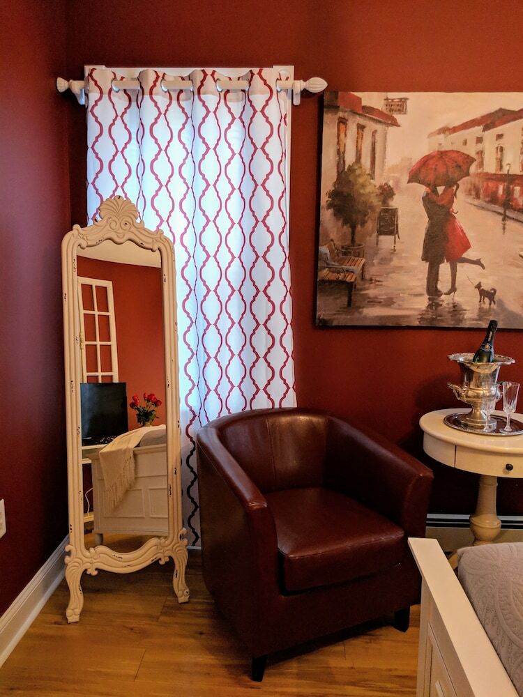 Posada Chelsea Pub & Inn
