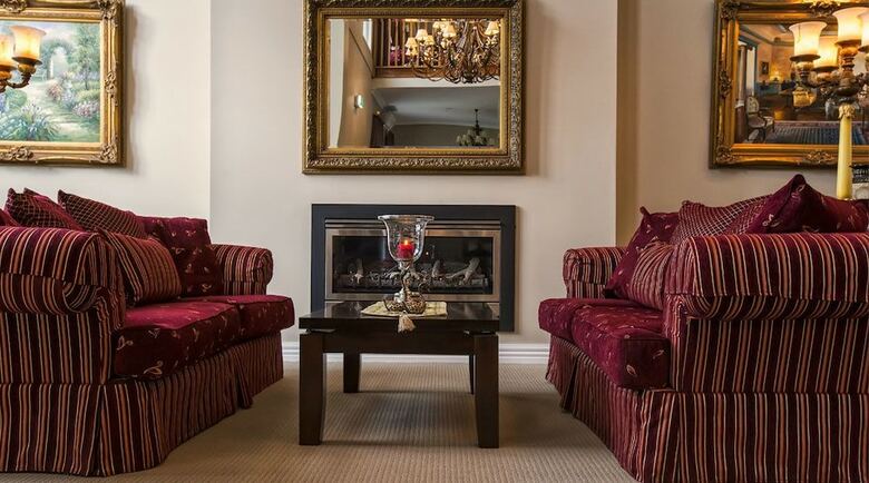 Bed & Breakfast Kerami Manor