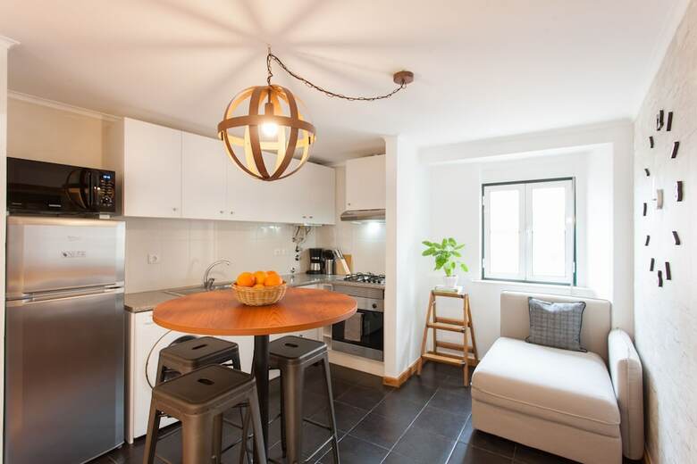Moniz Studio Apartment - By Lu Holidays