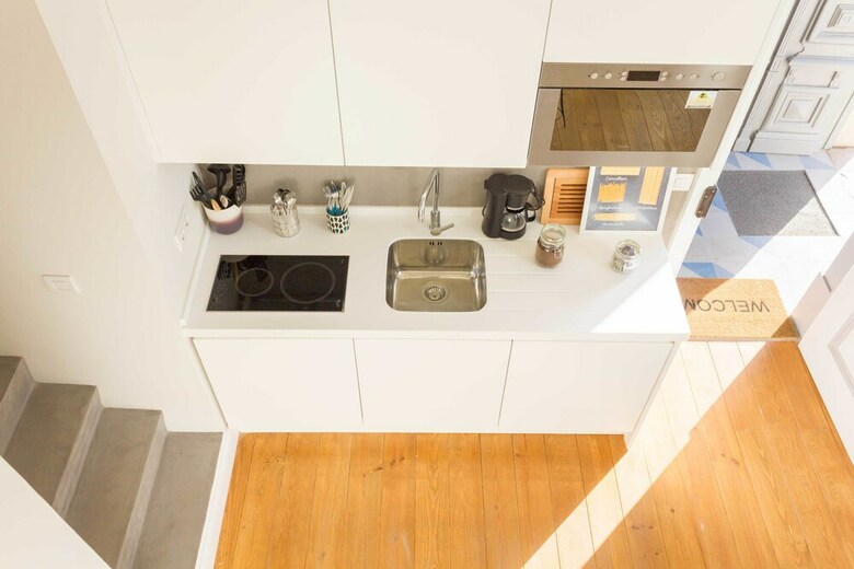 Alfama Blue Studio Loft Apartment - By Lu Holidays