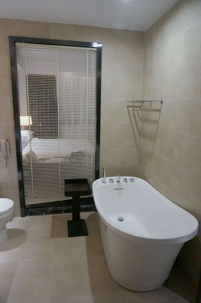 Atlantic Lumley Hotel
