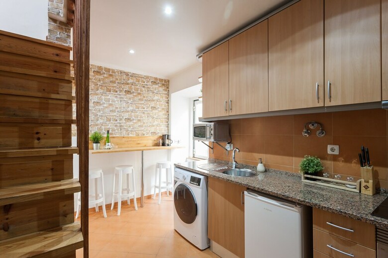 Liberty Duplex Three-bedroom Apartment - By Lu Holidays