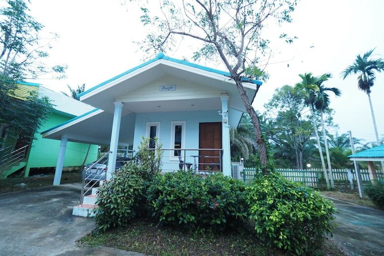 Hotel Sai Rung Resort