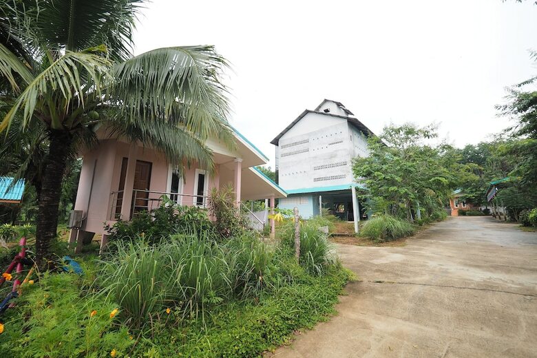 Hotel Sai Rung Resort