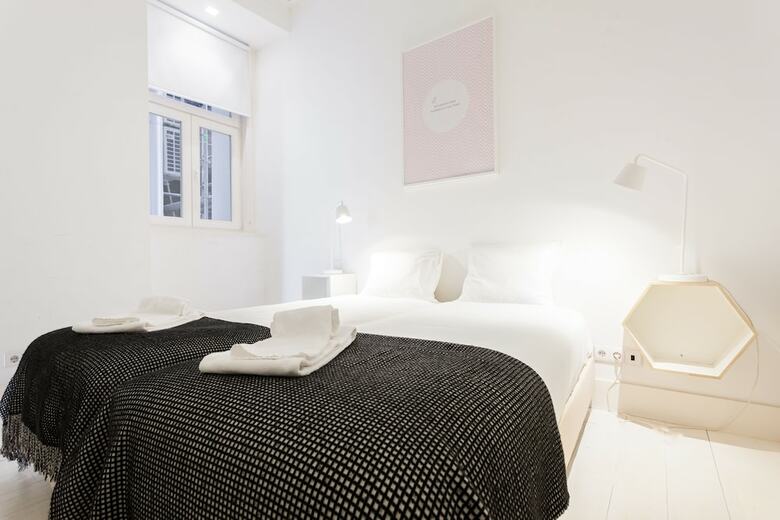 Baixa Tile Blue Two-bedroom Apartment - By Lu Holidays