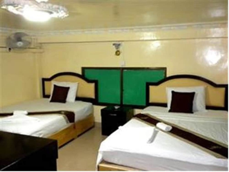Hotel Golden Boat 1