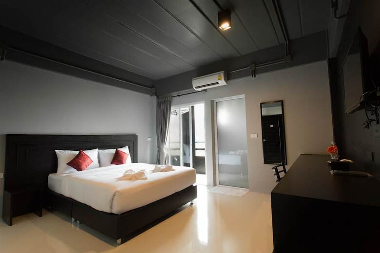 B-black Hotel