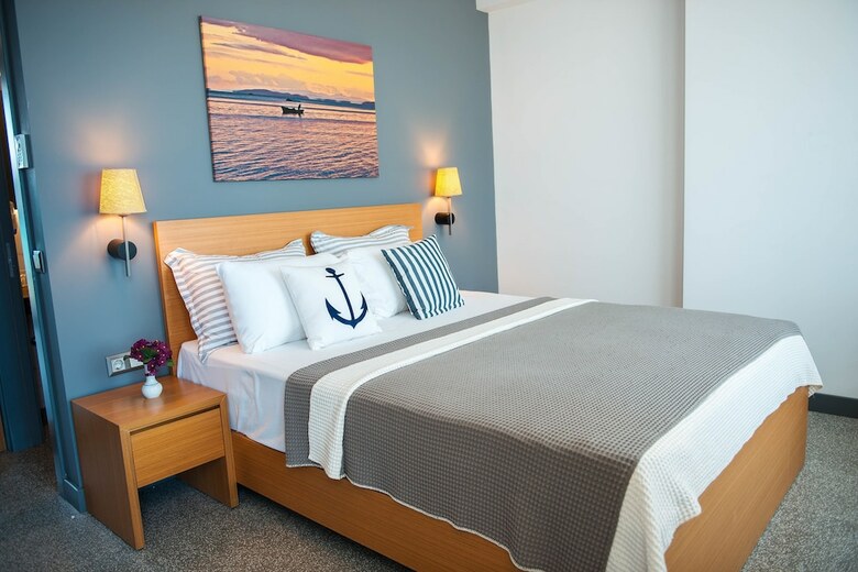 Port Marina Hotel