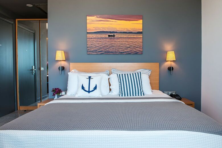 Port Marina Hotel