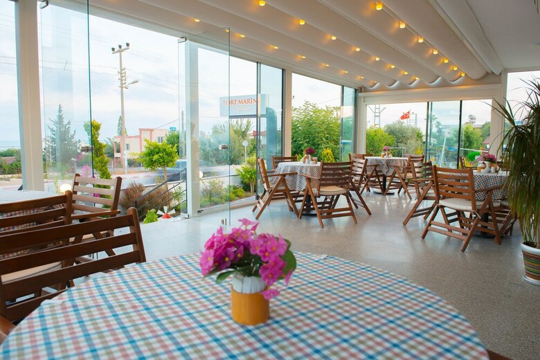 Port Marina Hotel