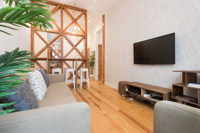 Baixa Modern Three-bedroom Apartment - By Lu Holidays