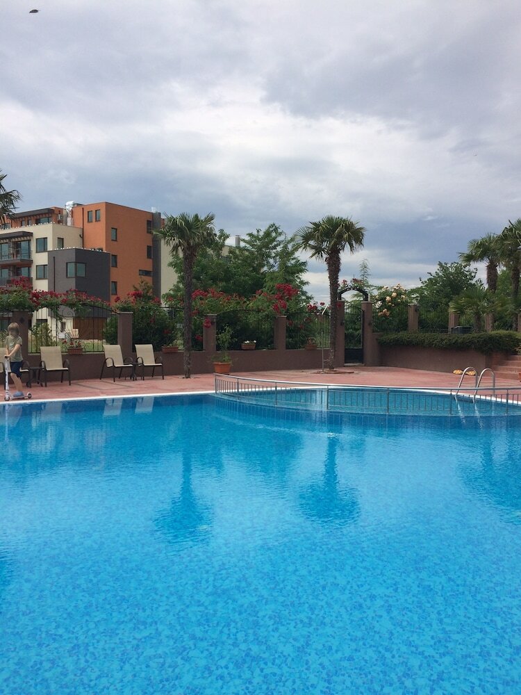 Chateau Del Marina 2-level Apartments