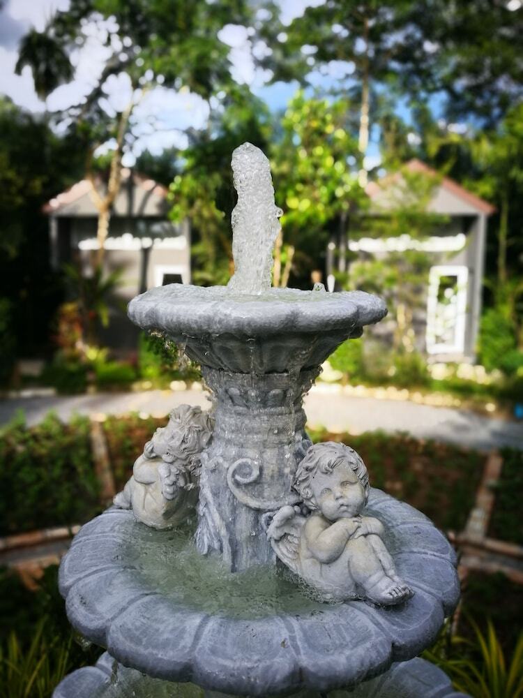 Hotel Baan Rom Lom Yen