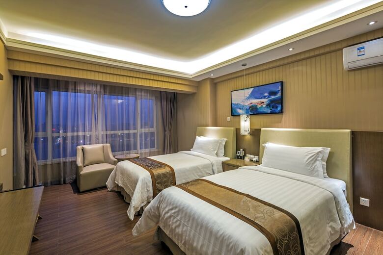 Jinjiang Peninsula Seasons Hotel