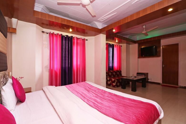 Oyo 8637 Shivam Hotel