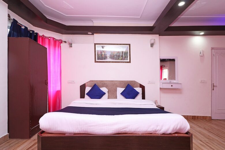Oyo 8637 Shivam Hotel