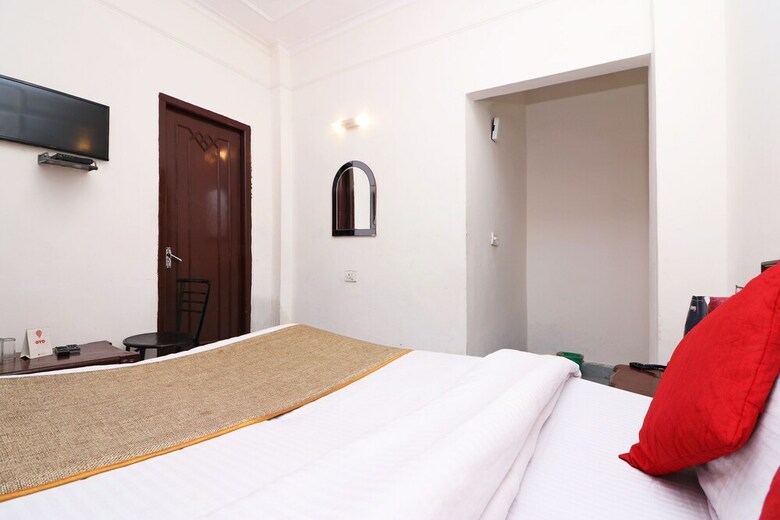 Oyo 8637 Shivam Hotel